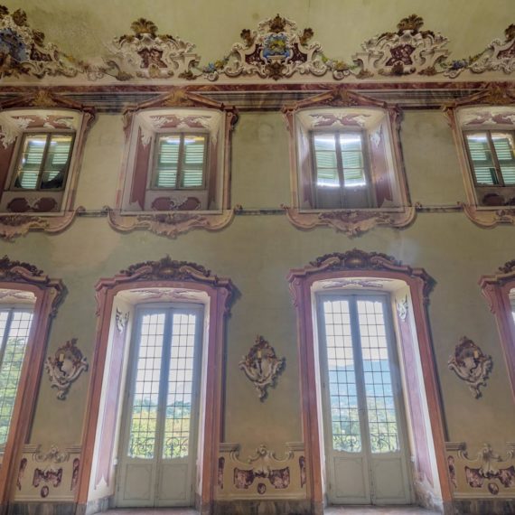 vedute esterne del castello di Azzate in provincia di Varese