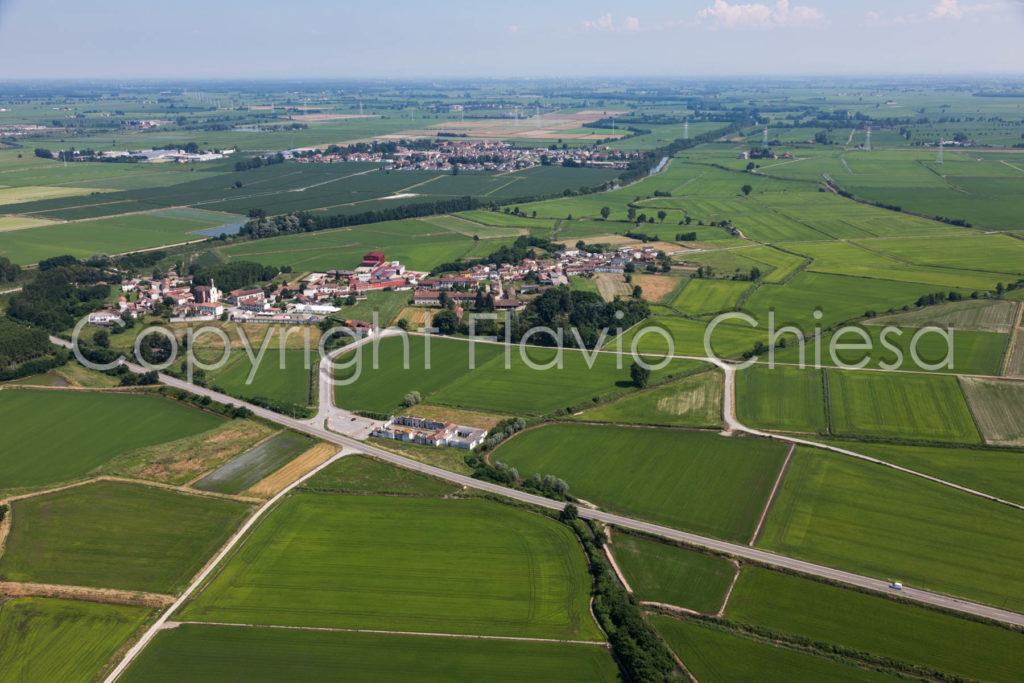 Riprese-aeree-del-Comune-di-Ceretto-Lomellina-in-provincia-di-Pavia